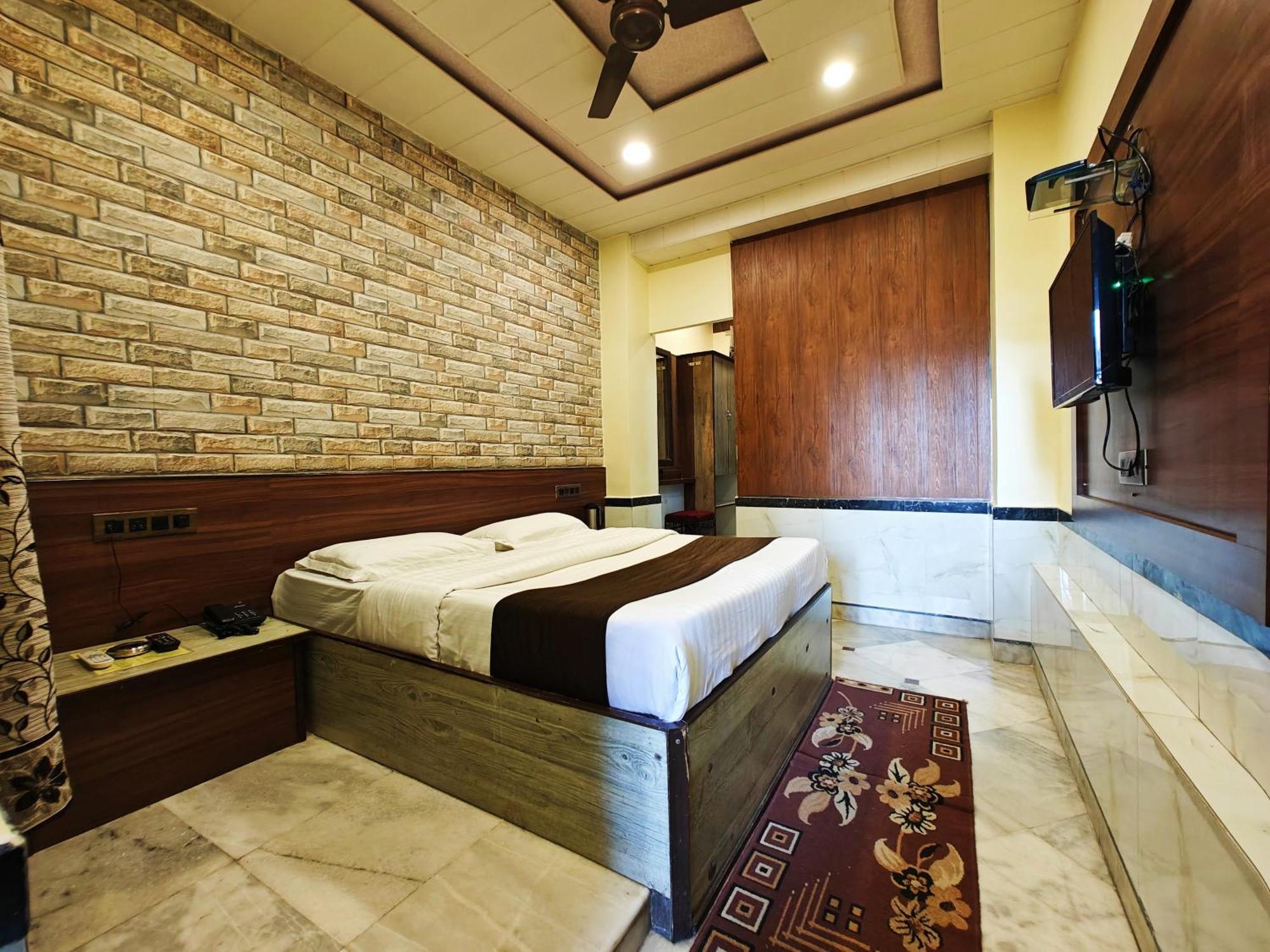 Hotel Saraswati Mount Abu Exterior photo